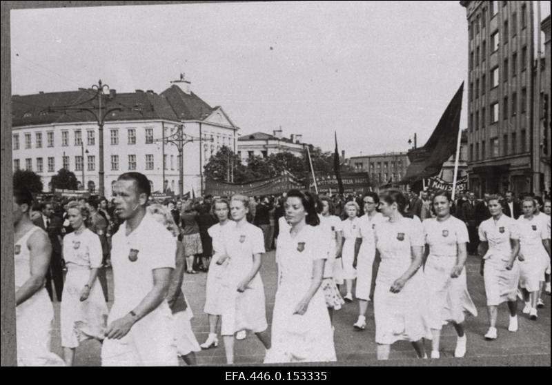 Riigivolikogu otsuste heakskiitmiseks korraldatud suurmiiting Tallinnas. Ettevalmistused miitinguks.