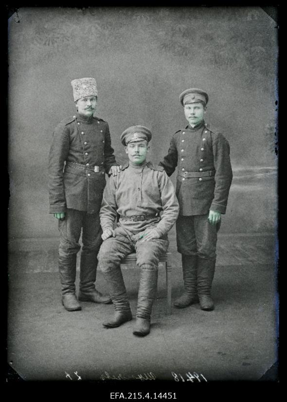 Grupp sõjaväelasi, (foto tellija Schunjajew [Šunjajev]).