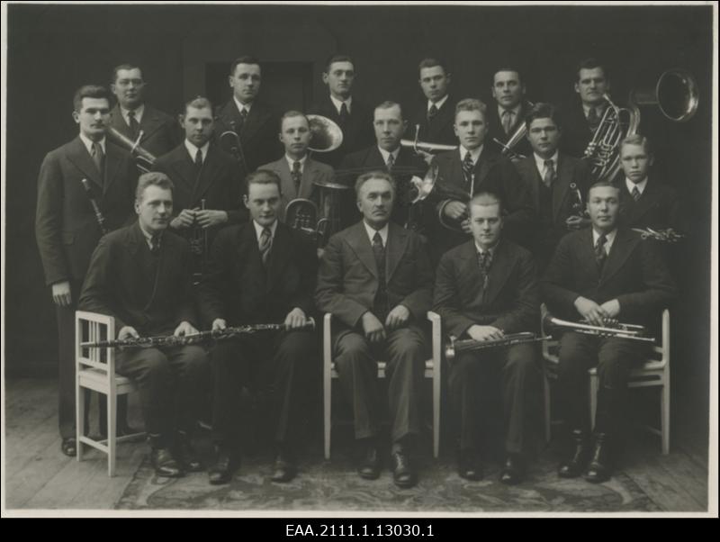 Peeter-Eduard Wirkhaus, eesti muusikategelane oma orkestriga, foto