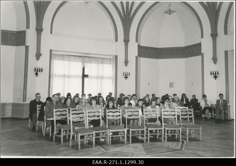 Vaade Ajalooarhiivi 70. a juubelikonverentsist osavõtjatele Sangaste lossi saalis