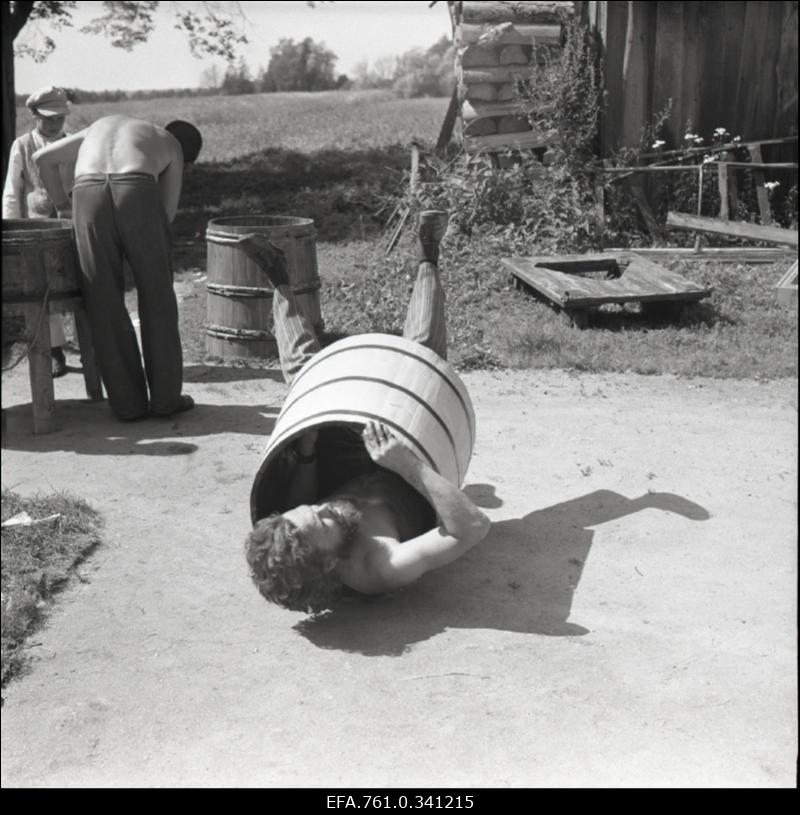 Stuudio "Tallinnfilm" muusikaline lastefilm "Nukitsamees". Filmivõtete vaheajal.