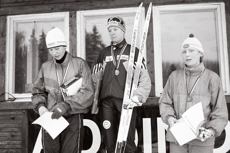 Eesti murdmaasuusatamise meistrivõistlused Holstres. Naiste 5 km suusatamise võitjad: (vasakult) II koht Jana Rehemaa, I koht Cristel Vahtra ja III koht Õnne Kurg.