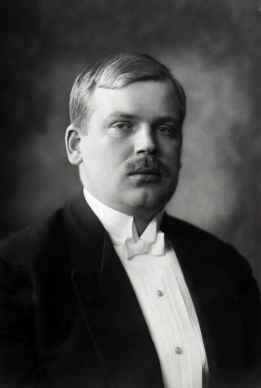 "Estonia" teatrimaja osaühisuse juhatuse liige 1915.a. Jüri Vilms.