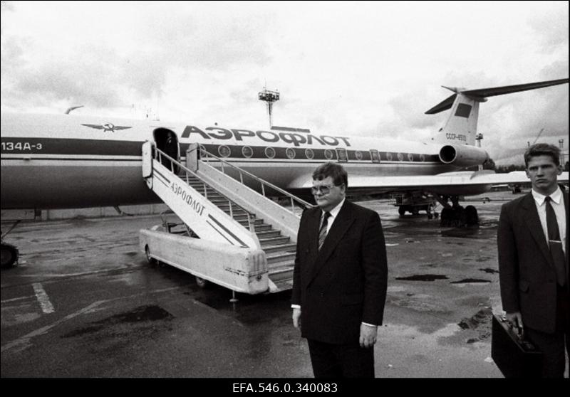 Savisaar saabub Moskvast.