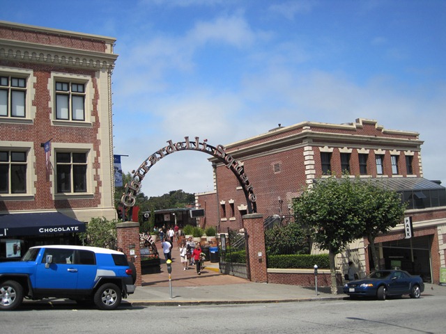 Ghirardelli Square entrance - Ghirardelli Square, ingresso