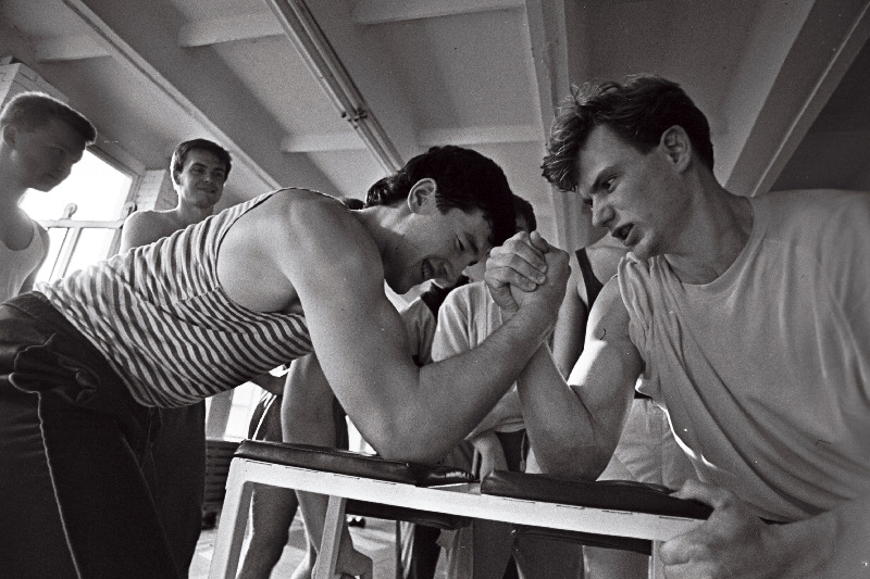 Paikuse Politseikoolis enesekaitse tunnis.