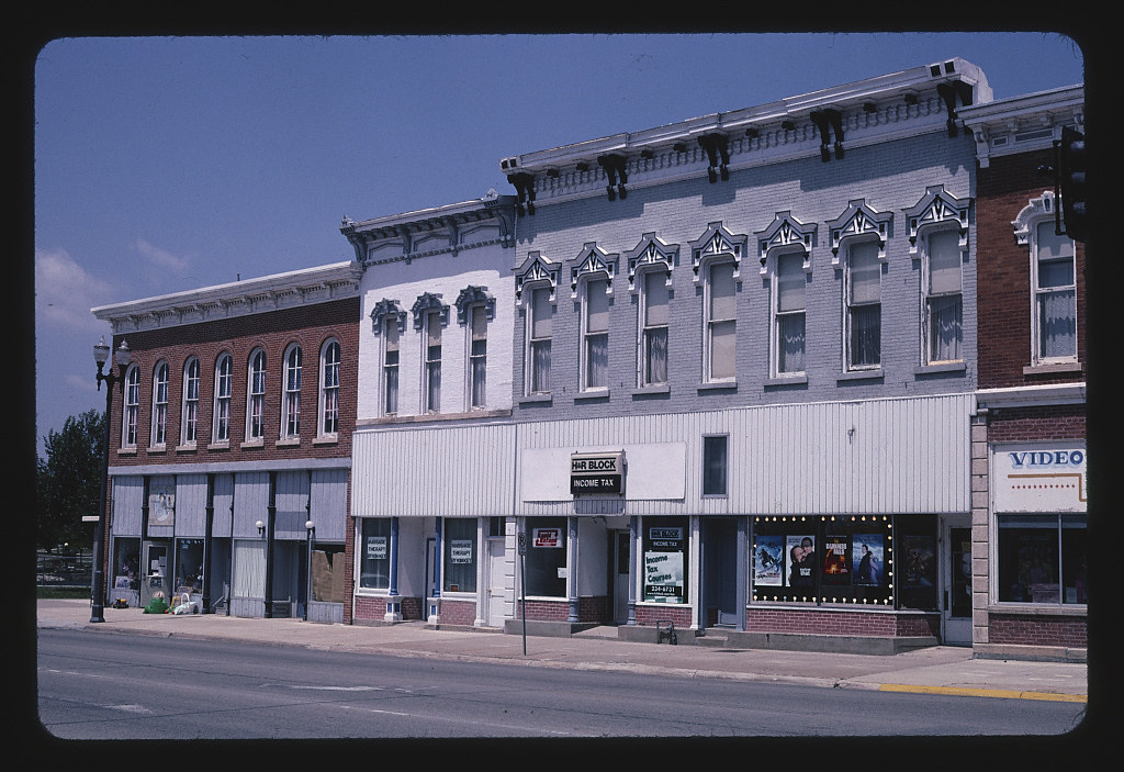 Three commercial buildings, Independence, Iowa (LOC)