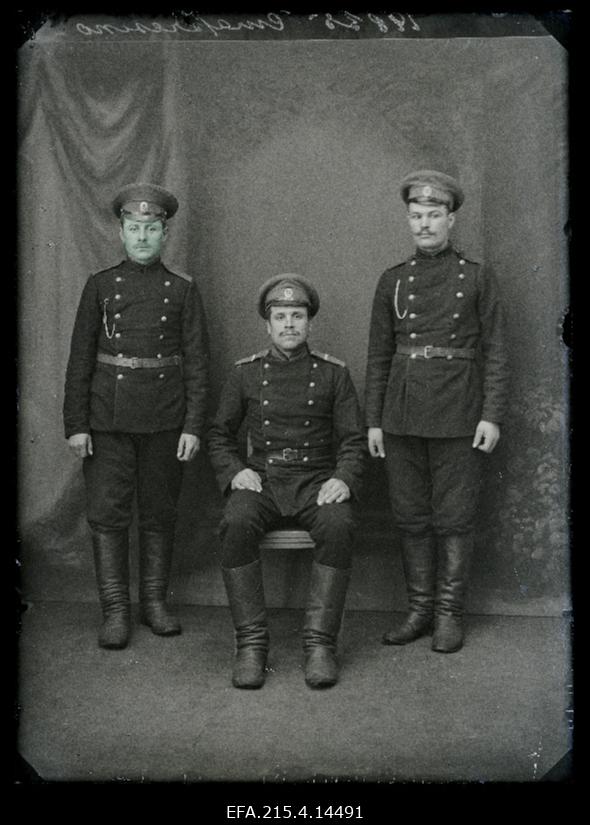 Grupp sõjaväelasi, (foto tellija Startschenko [Startšenko]).