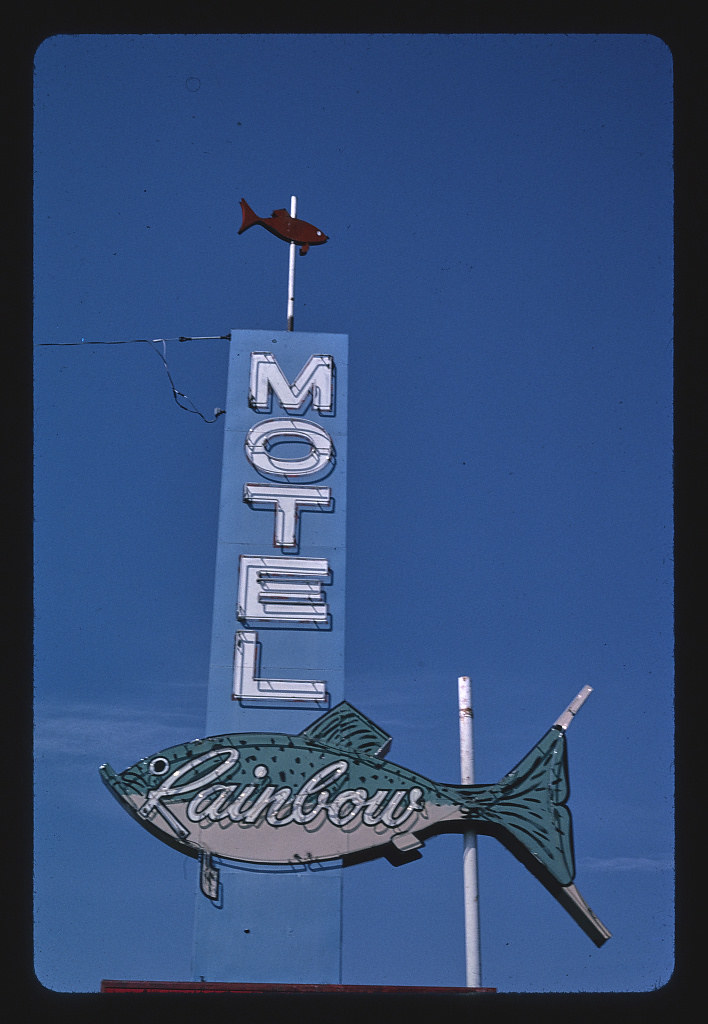 Rainbow Motel sign, B-90, Livingston, Montana (LOC)