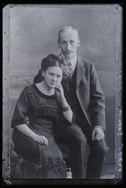 Abielupaar, (27.04.1925 fotokoopia, tellija Sepp).