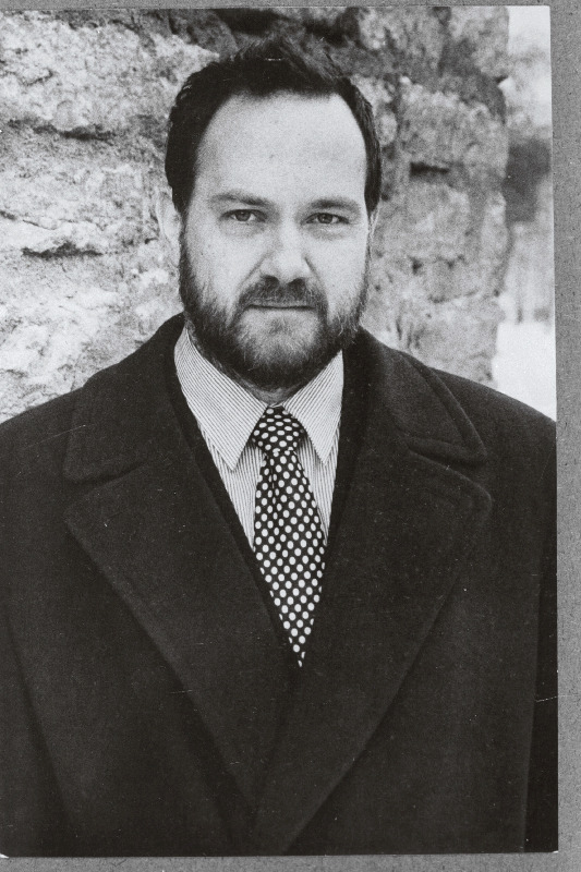 Moekunstnik Ivo Nikkolo.