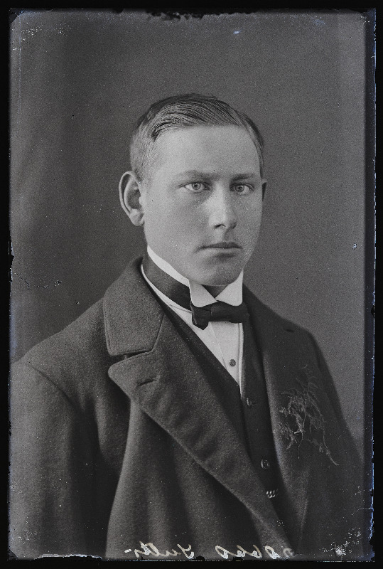 Aleksander Sults, (Holstre, Tokerpilli talu).