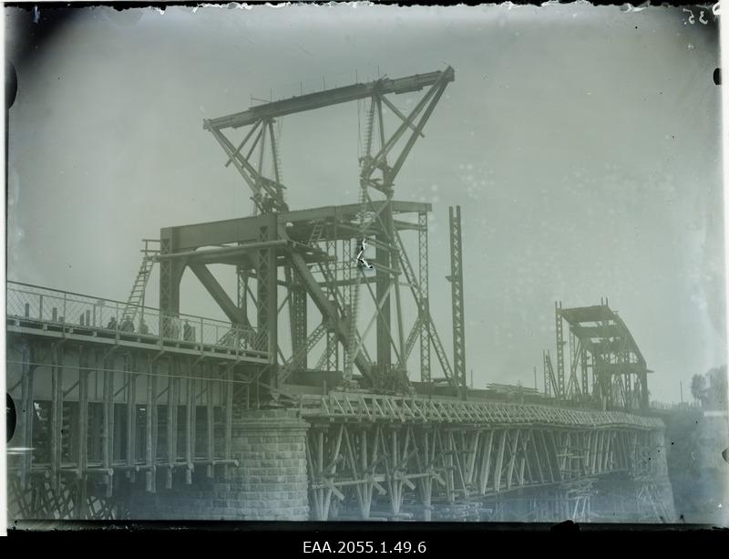 Ehitusjärgus Narva raudteesild