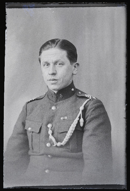 Sõjaväelase passipilt, (negatiiv ilmutatud 30.09.1927).