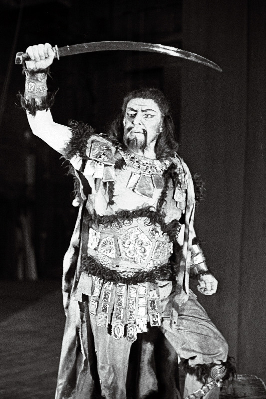 G. Verdi ooper Attila teatris Estonia. Attila - Teo Maiste.