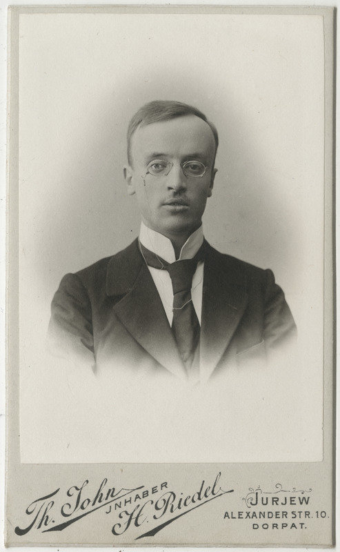 Pastor August von Raison tudengina, portreefoto