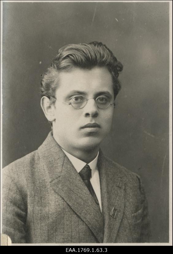 Üliõpilasseltsi "Liivika" liige, keeleteadlane Aulis Aret (end nimega Aleksis Kallits), portreefoto