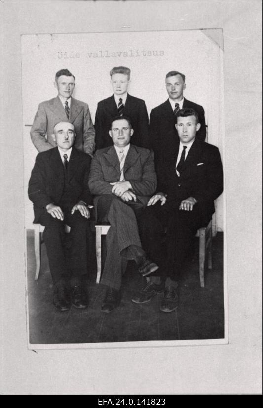 Pöide vallavalitsuse liikmed.