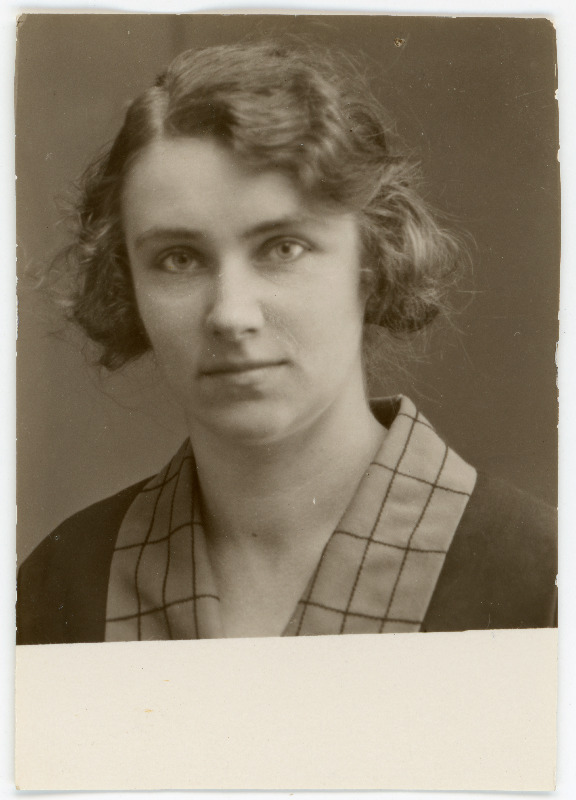 Anna-Margarethe Aerfeld (snd Gaigal, 25.06.1900) foto välispassi taotlemise juurde