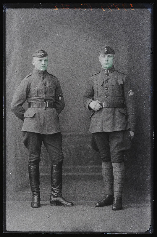 Kaks Sakala Partisani Üksik Pataljoni sõjaväelast, (foto tellija Vinter).