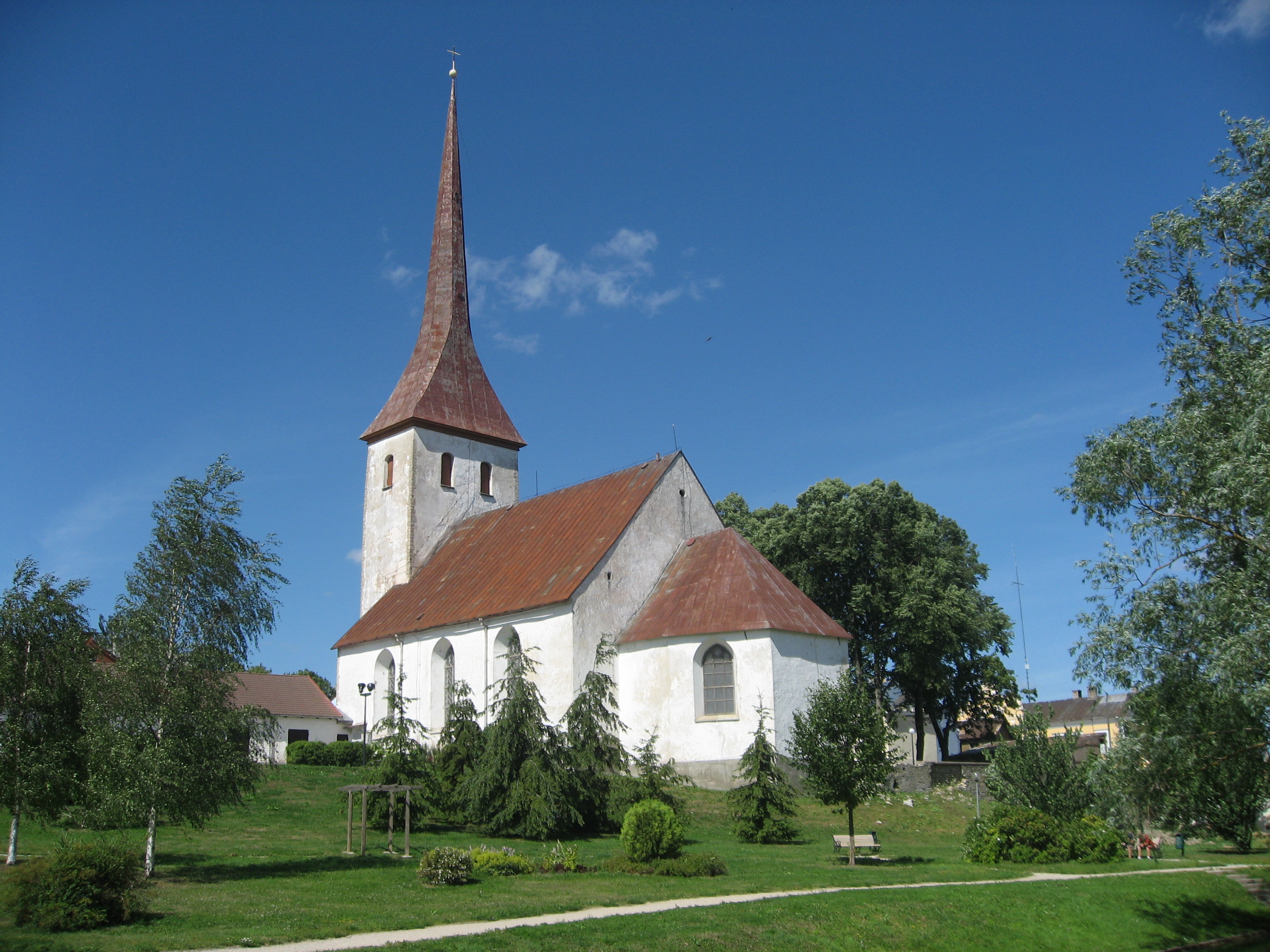 Rakvere, Kolmainu kirik