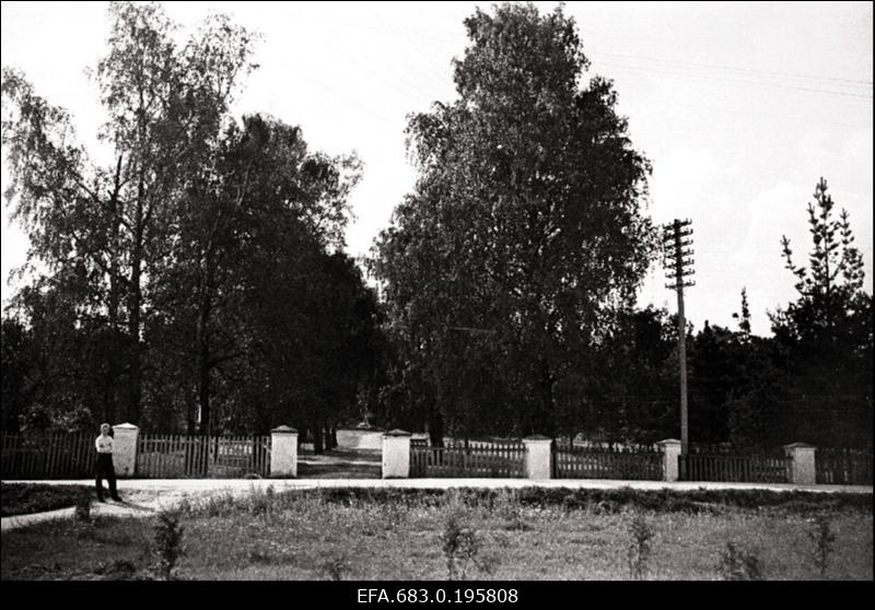 Võru kalmistu värav.