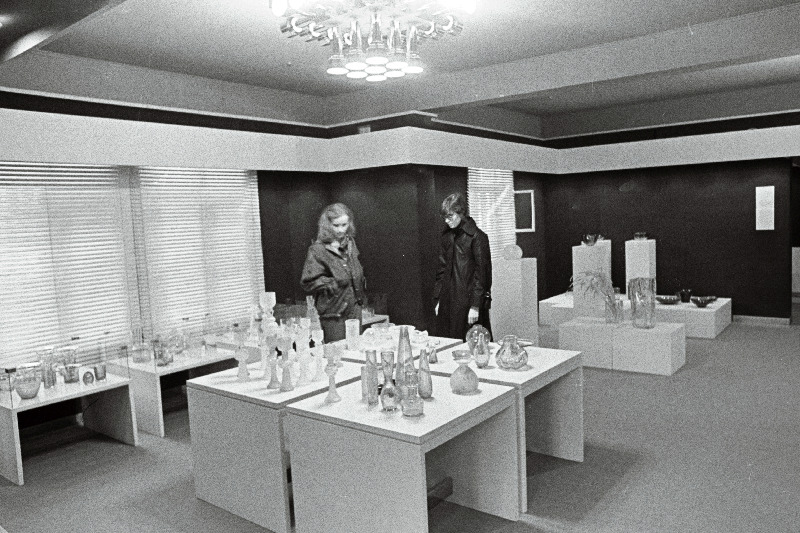 Ungari RV klaasikunstnike näitus A.H. Tammsaare majamuuseumi näitusesaalis.