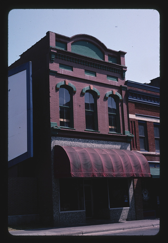 Brick building, La Crosse, Wisconsin (LOC)