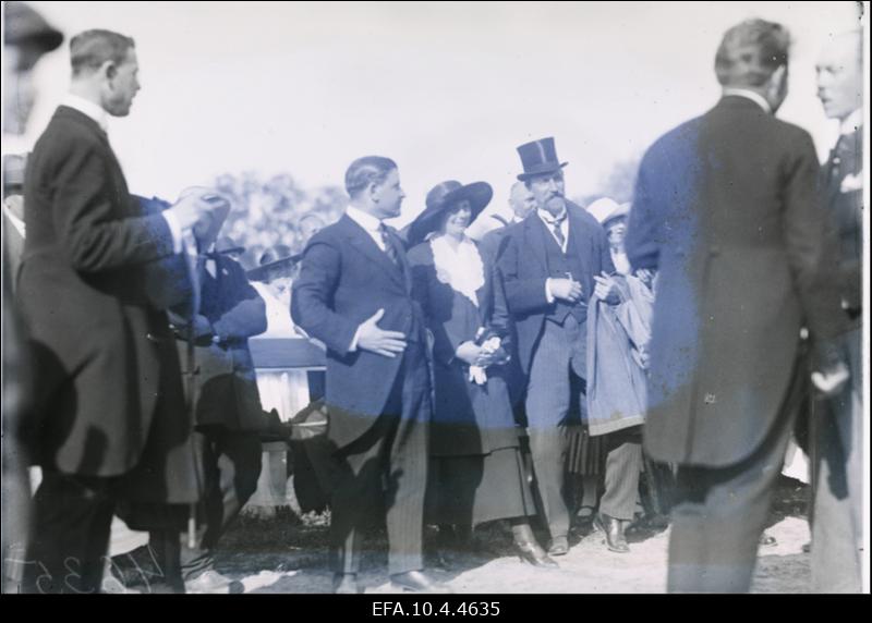 Eesti valitsuse liikmed [8. üldlaulupeol.].