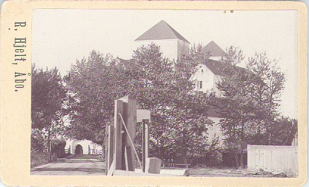 Vy mot Åbo slott från Slottsgatan.