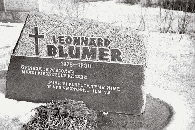 Afrikanisti ja misjonäri Leonhard Blumeri hauakivi Rahumäe kalmistul.