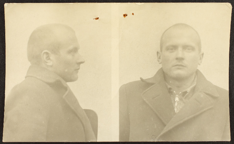 August Mülhausen otse- ja külgvaates (uurimistoimiku foto)