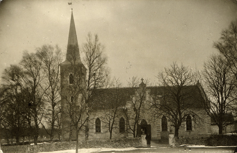 Jämaja Kolmainu kirik Sõrve poolsaarel.