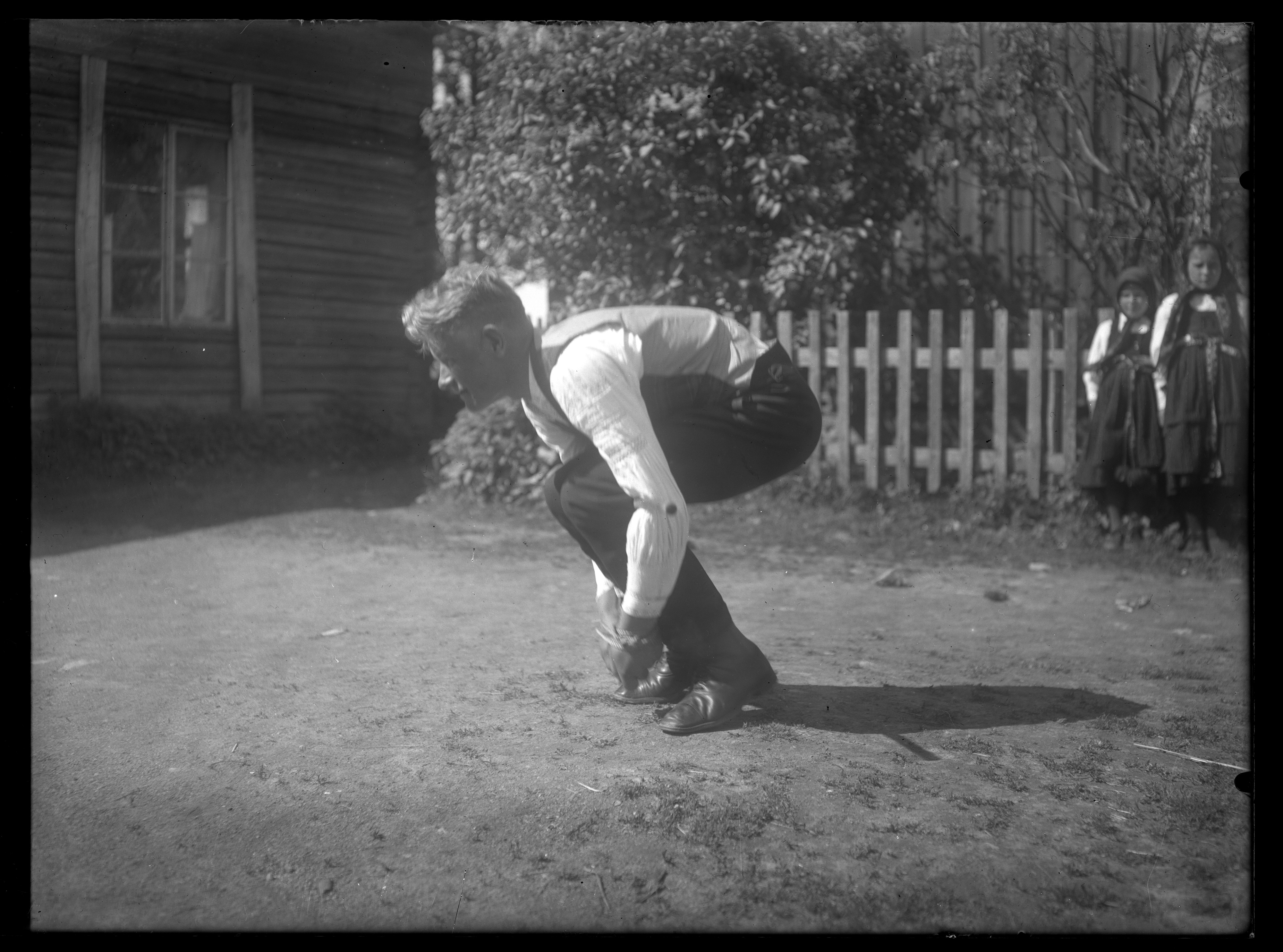 SLS 403 foto 17 Karl till att stiga upp och stå‎ (1931)