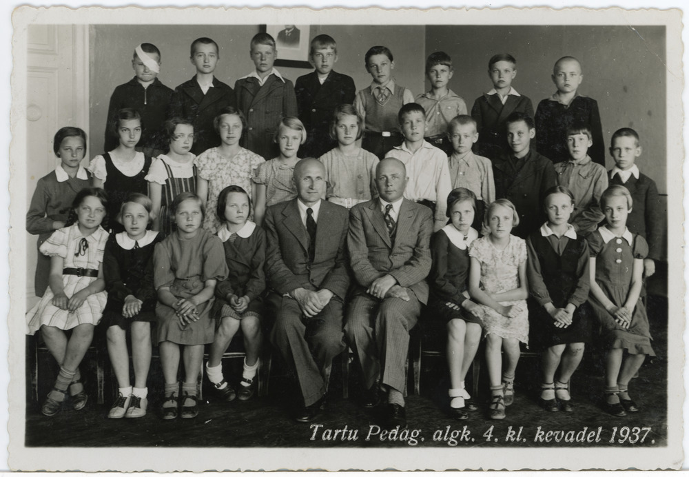 Tartu Pedagoogikumi algkooli 4. klassi õpilsed