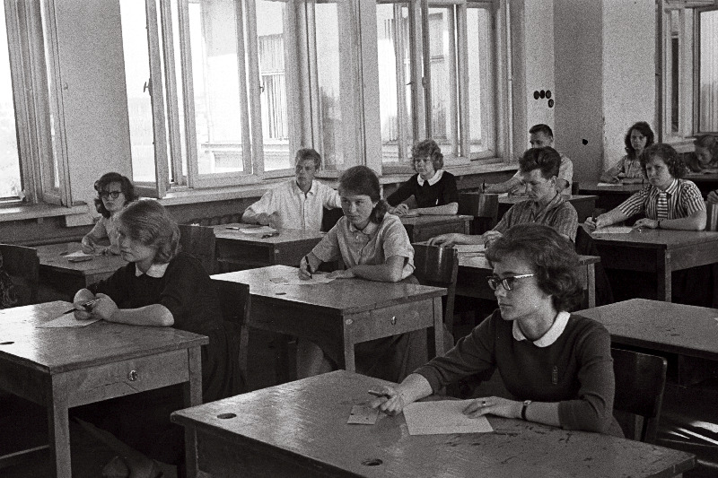 Küpsuseksam Tartu 8. Keskkoolis.