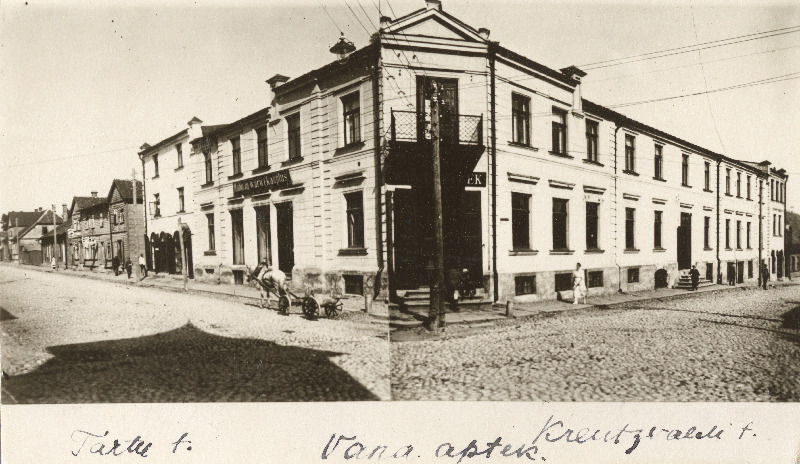 Apteek Tartu ja Kreutzwaldi tänava nurgal Võrus.