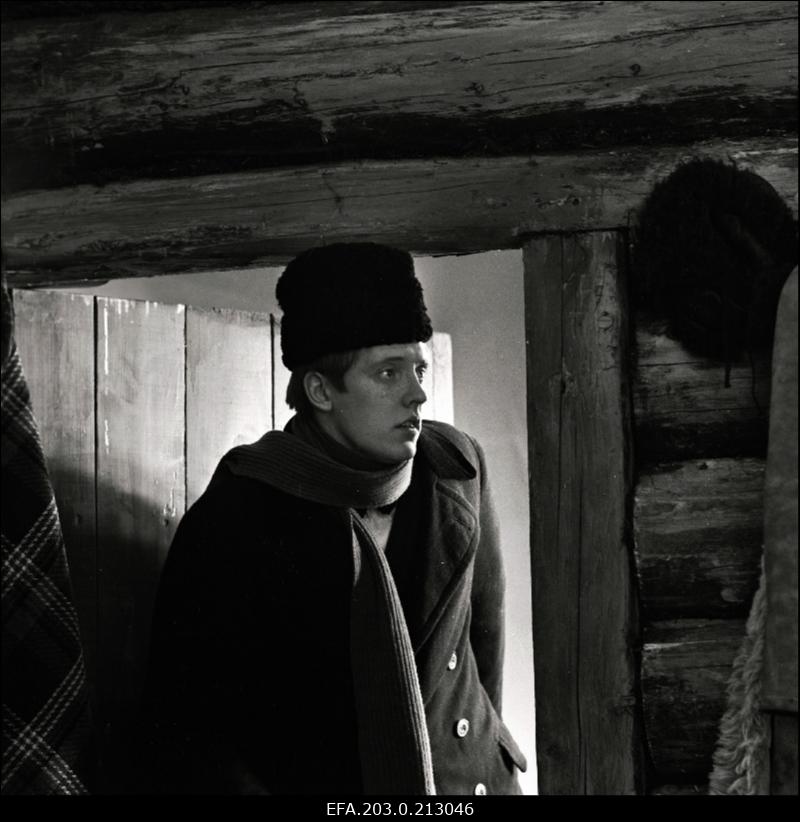 Kaader Tallinnfilmi mängufilmist "Suvi". Kiire osas Margus Lepa.