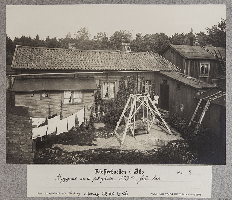 Luostarinmäki; sarjasta Klosterbacken i Åbo nro 2; tontin 179B rakennus ja piha.