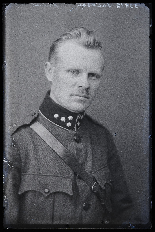 Sõjaväelane, 6. Jalaväepolgu ülema abi kapten Aleksander Jaakson.