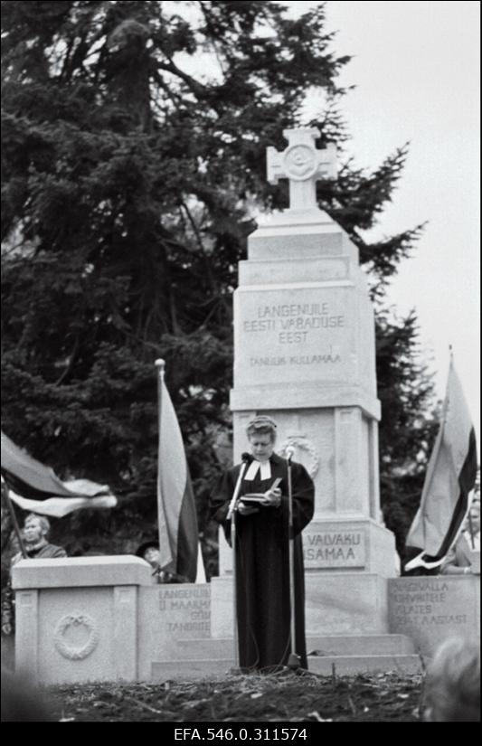 Kullamaa ausamba avamine.