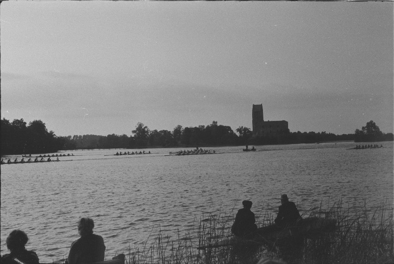 Nõukogude Liidu ametiühingute võistlused sõudmises.