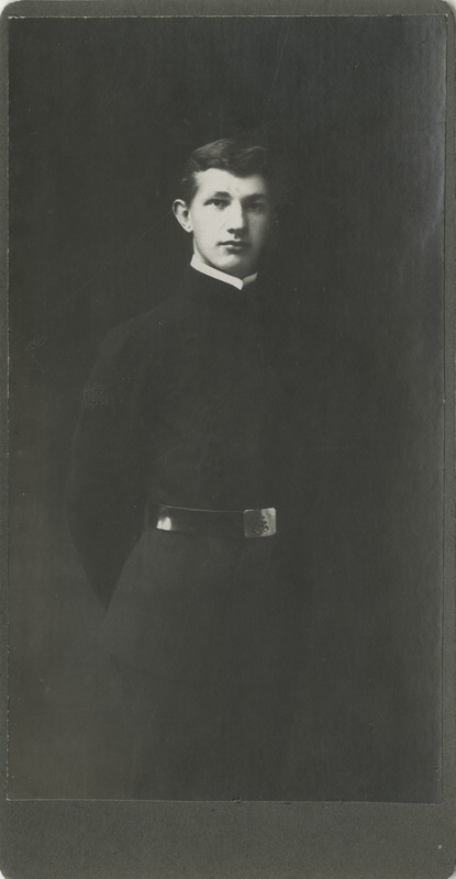 Artur Herodes sõjaväe mundris