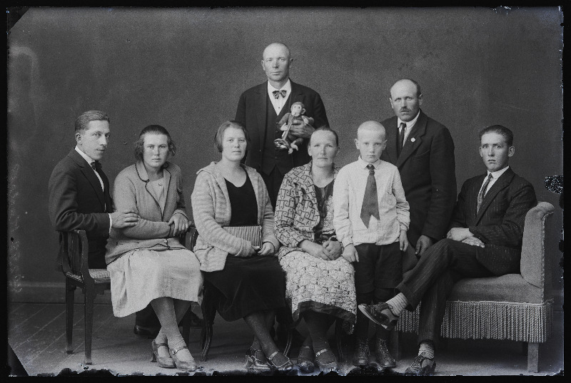 Grupp inimesi, (foto tellija Kadak).