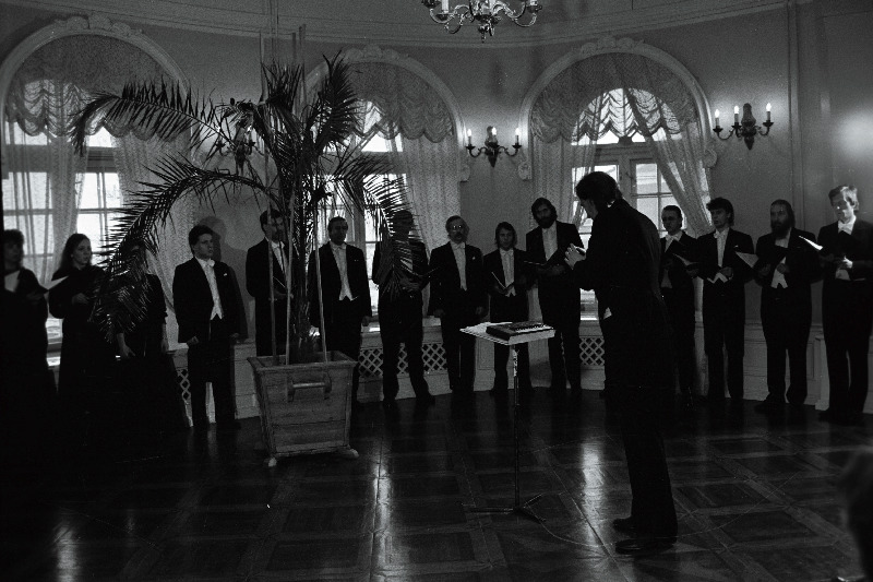 Helilooja Cyrillus Kreegi 100. sünniaastapäeva tähistamise kontserdil Uuemõisa ametikooli saalis esineb Filharmoonia Kammerkoor dirigent Tõnu Kaljuste juhatusel.