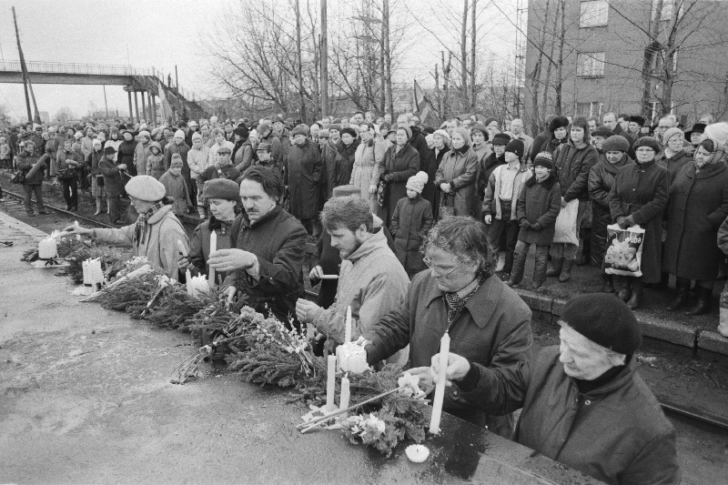 25. märtsil 1949.a. küüditatute mälestuspäev [Ülemiste jaama perrooni juures].