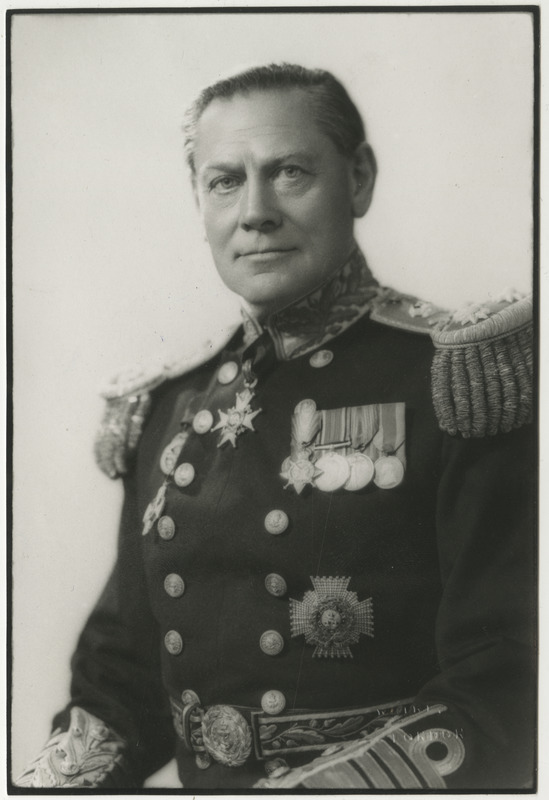 Suurbritannia admiral ja õppejõud sir. Robert Richmond, portreefoto