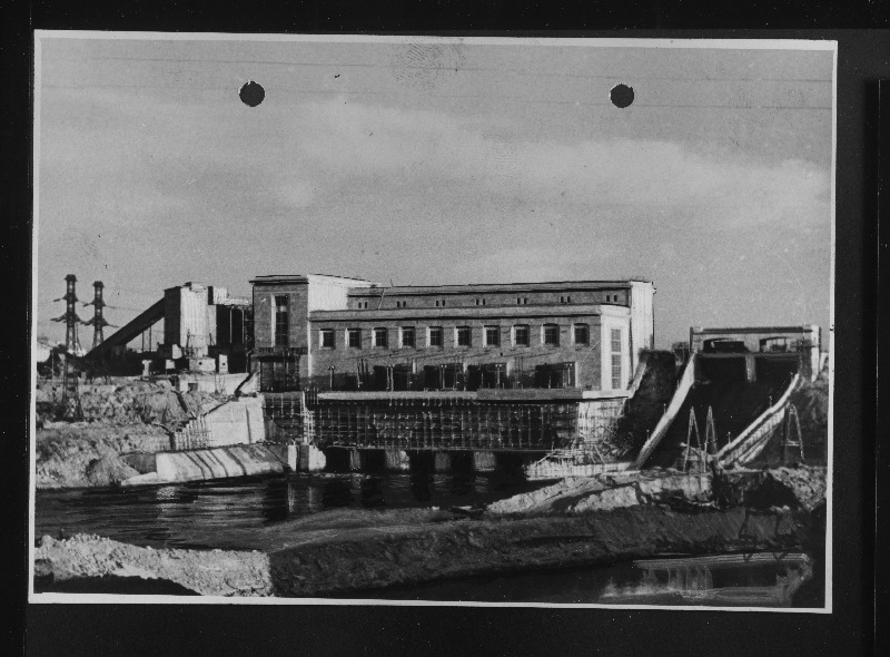 Narva hüdroelektrijaama käikulaskmise esimesel aastapäeval.