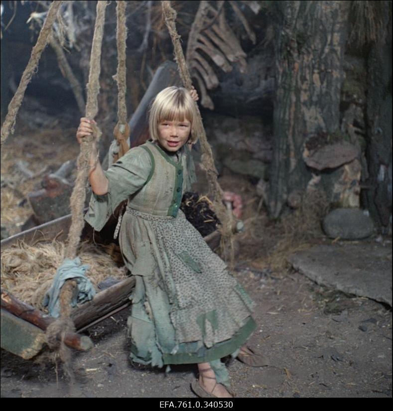 Stuudio "Tallinnfilm" muusikaline lastefilm "Nukitsamees". Iti rollis Anna-Liisa Kurve.