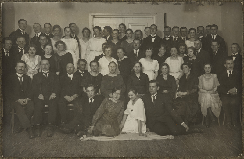 Pidulikust koosviibimisest osavõtjad, grupifoto